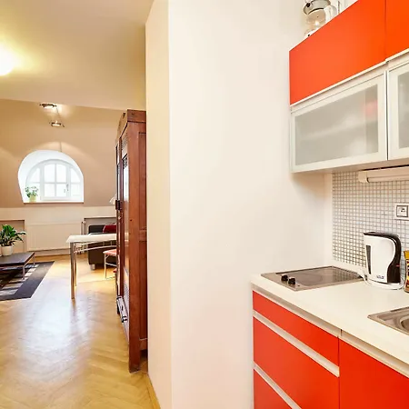 Letna Apartment *
